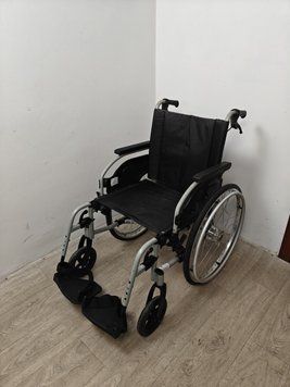 Складная кресло-коляска 48 см Invacare Action 1R б/у с тормозами на ручках