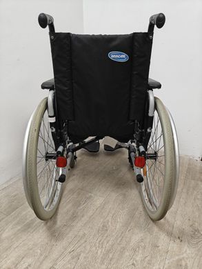 Вузький інвалідний візок 40 см Invacare Action 3 б/в