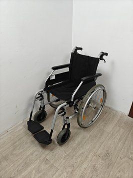 Крісло колісне 42 см Drive Medical з гальмами на ручках б/в