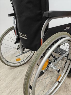 Крісло колісне 42 см Drive Medical з гальмами на ручках б/в