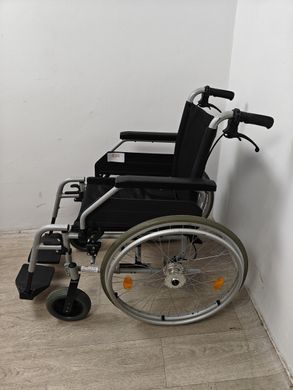 Крісло колісне 42 см Drive Medical з гальмами на ручках б/в
